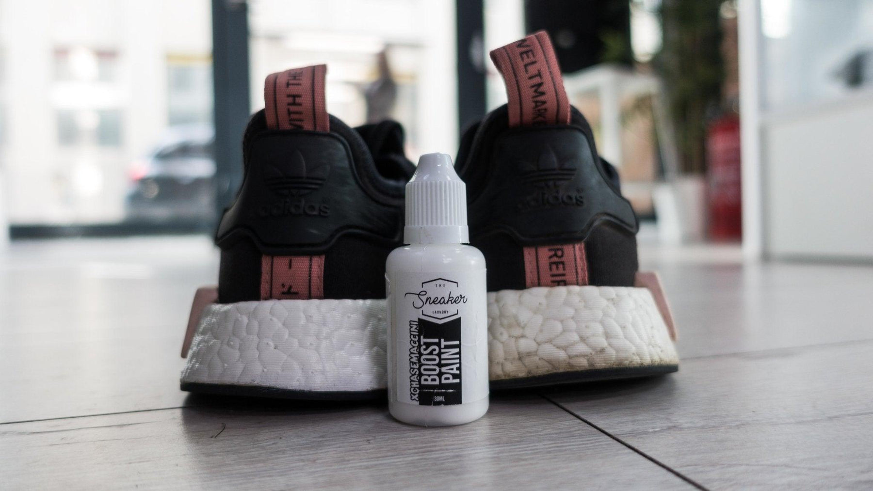 SNEAKER CLEANER Shoe Eraser Easily Cleans White Soles Just Add Water