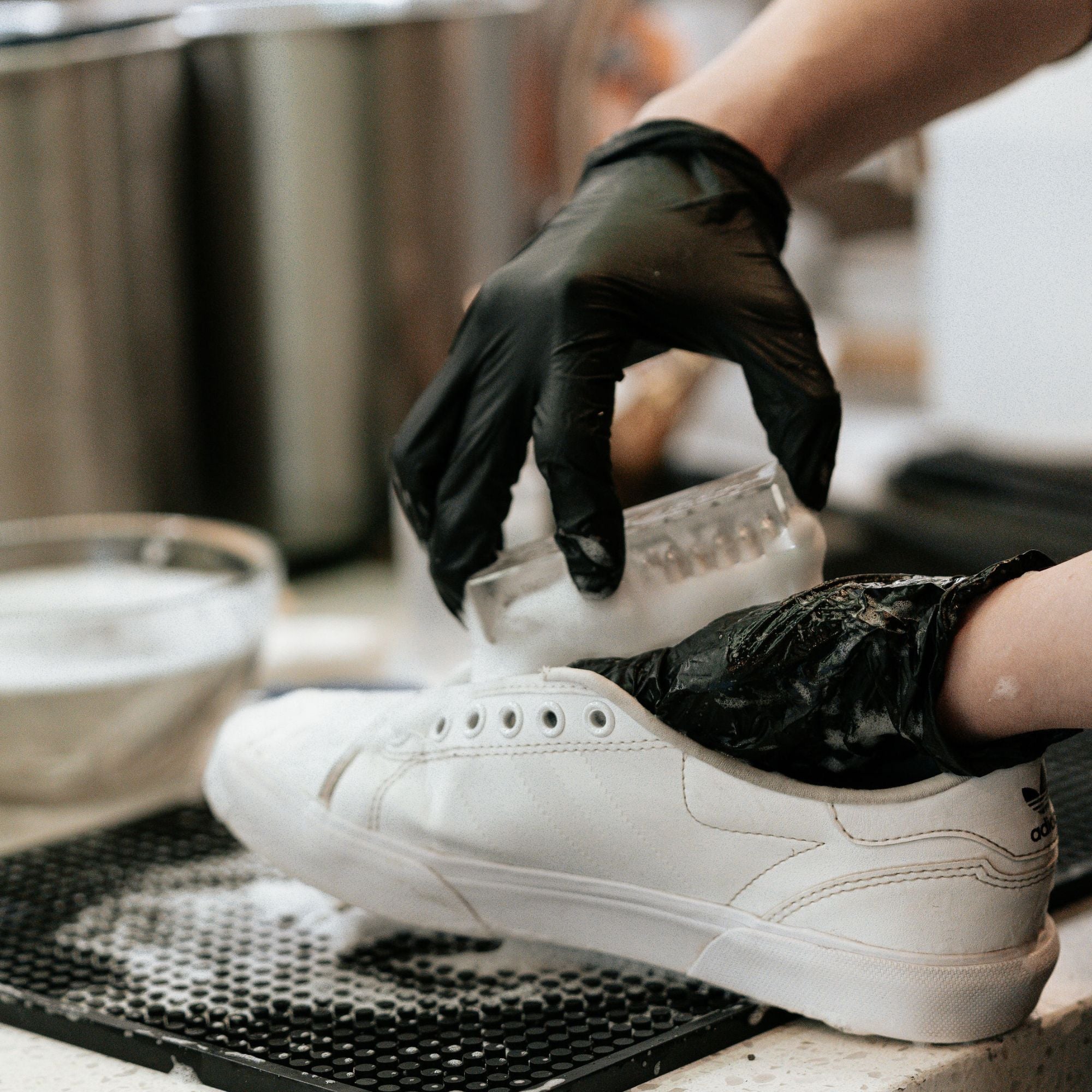 MAIL ORDER CLEANING SERVICE - The Sneaker Laundry