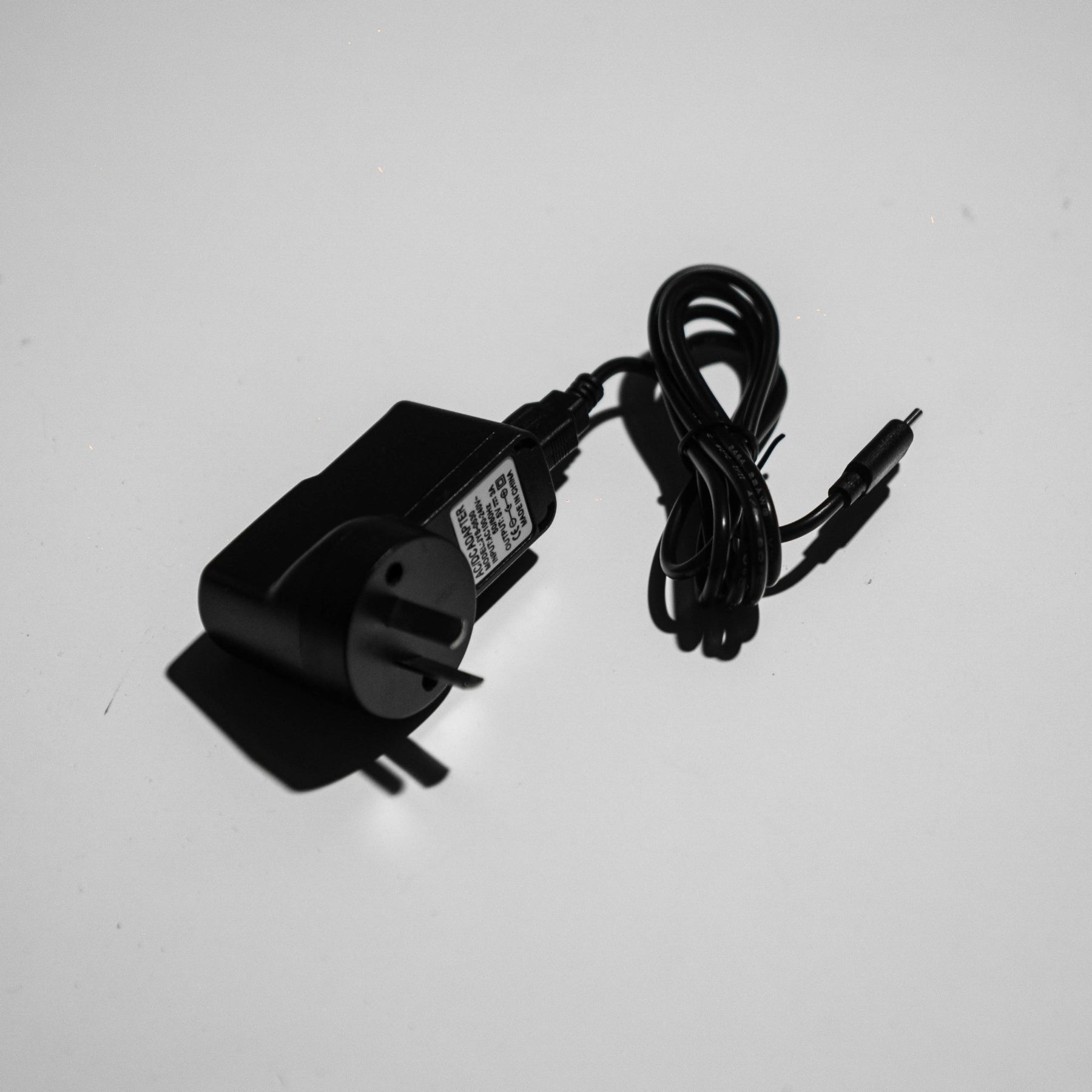 Power Pack + USB-C Cable for LED Drop Front Box - The Sneaker Laundry